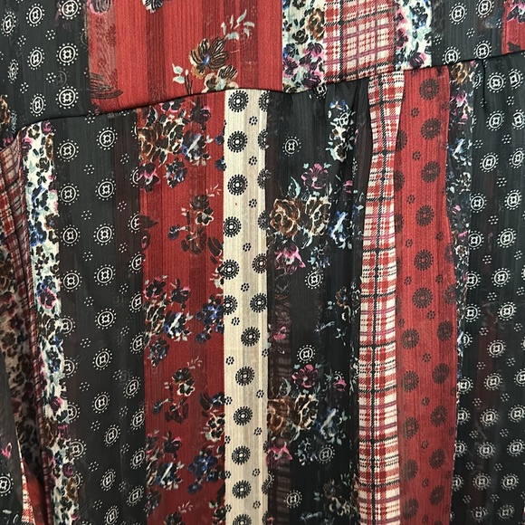 LOGO by Lori Goldstein Printed Button-Front Satin Blouse - Picture 6 of 11